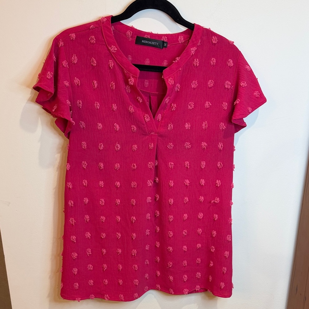 Merokeety Pink Textured Swiss Dot Split-Neck Flutter Sleeve Blouse, M